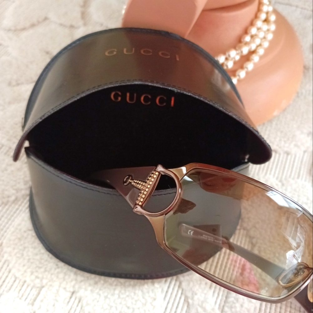 CLASSY, VTG "GUCCI" SUNGLASSES WITH HORSEBITS AND RHINESTONES!